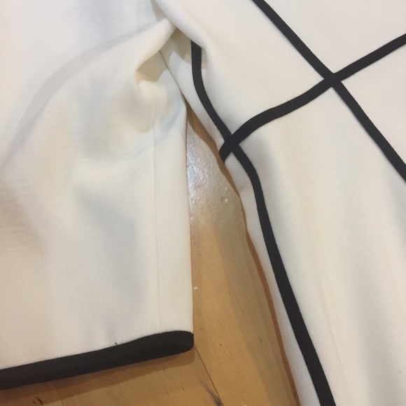 Winter white with black line dress by Escada - Picture 4 of 8